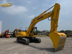 Komatsu PC300-8M0 crawler excavator, three-quarter view