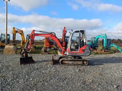 1995 Wacker Neuson 3602RD mini excavator, side view