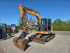 2017 CASE CX75C SR mini excavator, front three-quarter view