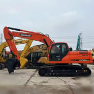 2016 Doosan DX225LCA crawler excavator side view