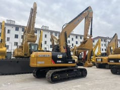 Pelle sur chenilles Caterpillar 320D2 L de 2022, vue de côté Pelle sur chenilles Caterpillar 320D2 L de 2022, vue de côté