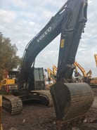 2022 Volvo EC290 crawler excavator, front three-quarter view