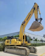 2023 Komatsu PC460-8 crawler excavator side view 2023 Komatsu PC460-8 crawler excavator side view