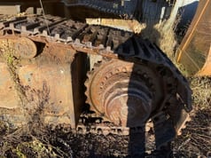 2013 CASE 1488 crawler excavator track drive detail