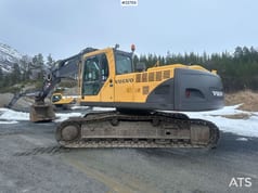 2006 Volvo EC240BLC crawler excavator side view