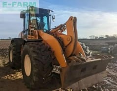 CASE 621D wheel loader, front three-quarter view CASE 621D wheel loader, front three-quarter view