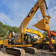 Caterpillar 325D crawler excavator, side view