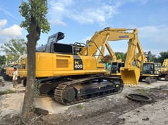 2022 Komatsu PC400 crawler excavator, rear three-quarter view 2022 Komatsu PC400 crawler excavator, rear three-quarter view