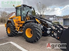 2025 JCB 427HT AGRI wheel loader, side view