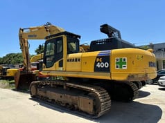 2022 Komatsu PC400-8 crawler excavator, rear three-quarter view 2022 Komatsu PC400-8 crawler excavator, rear three-quarter view