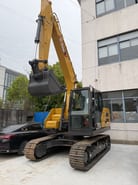 2026 XCMG XE135 crawler excavator, front three-quarter view