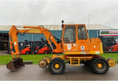 Atlas 1104 excavator, side view