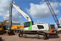 2015 Liebherr R946LC-V crawler excavator, side view