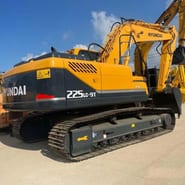 Hyundai 225LC-9T crawler excavator, rear three-quarter view
