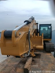 New 2025 Caterpillar 323D3 Crawler Excavator