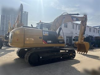 2016 Caterpillar 320D2 حفارة زاحفة