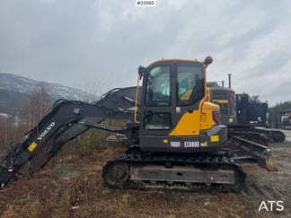 حفارة زاحفة فولفو ECR88D موديل 2022