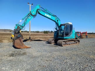 2013 Kobelco SK140SRLC-3 Escavatore cingolato