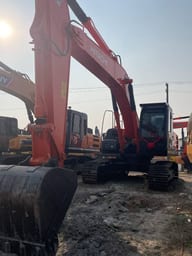 2025 Hitachi ZX210 Escavatore cingolato