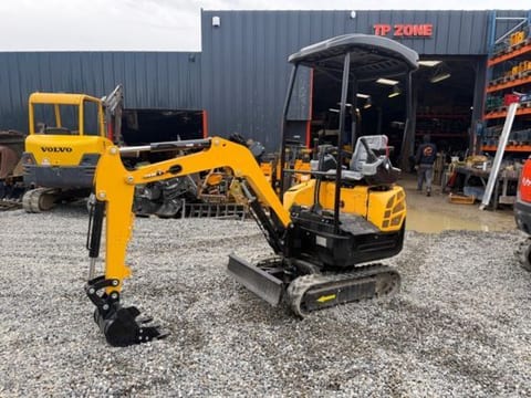JPC KV15 mini excavator, side view