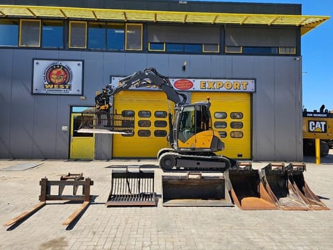 2019 Mecalac 8 MCR crawler excavator, side view with attachments 2019 Mecalac 8 MCR crawler excavator, side view with attachments