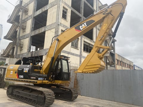 2015 Caterpillar 320D crawler excavator, side view 2015 Caterpillar 320D crawler excavator, side view