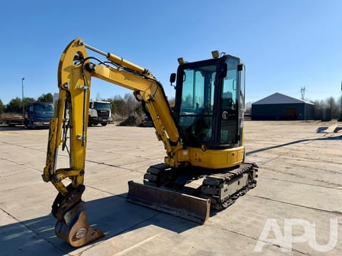 2017 Komatsu PC26MR-3 Mini Excavator 2017 Komatsu PC26MR-3 Mini Excavator