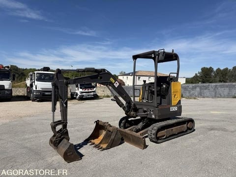 2017 Volvo ECR25D Mini Excavator 2017 Volvo ECR25D Mini Excavator