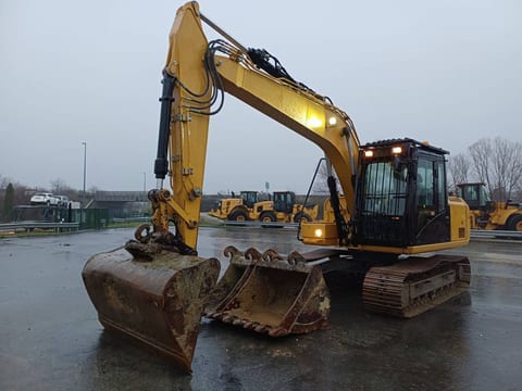 2019 Caterpillar 313F GC crawler excavator, side profile view 2019 Caterpillar 313F GC crawler excavator, side profile view