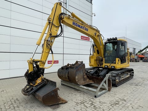 2022 Komatsu PC138US-11 crawler excavator, front three-quarter view 2022 Komatsu PC138US-11 crawler excavator, front three-quarter view