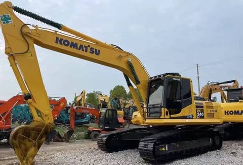 2024 Komatsu PC240LC crawler excavator, side view 2024 Komatsu PC240LC crawler excavator, side view