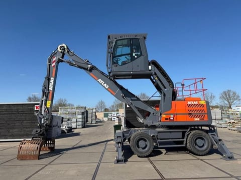 2021 Atlas 200MH material handler, side view