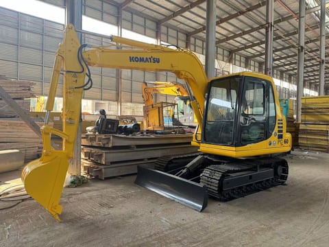 2018 Komatsu PC60-7 mini excavator, front three-quarter view