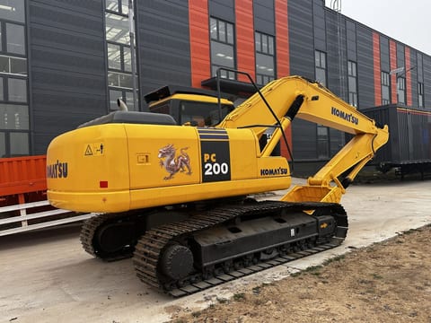 2022 Komatsu PC200 crawler excavator, rear three-quarter view 2022 Komatsu PC200 crawler excavator, rear three-quarter view