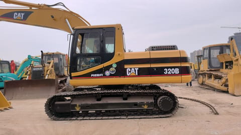 2016 Caterpillar 320B crawler excavator side view