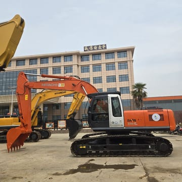 2021 Hitachi Zaxis 240 crawler excavator side view