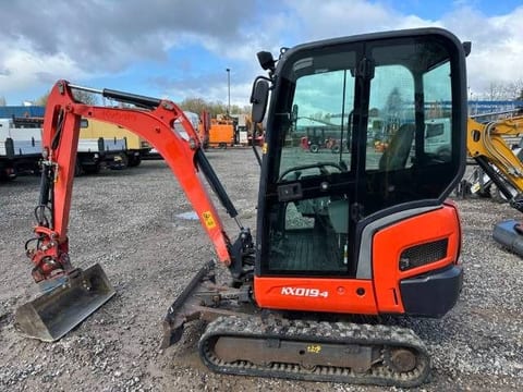 2016 Kubota KX019-4 mini excavator, side view 2016 Kubota KX019-4 mini excavator, side view