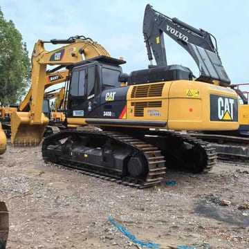2020 Caterpillar 340D 2L crawler excavator, rear three-quarter view