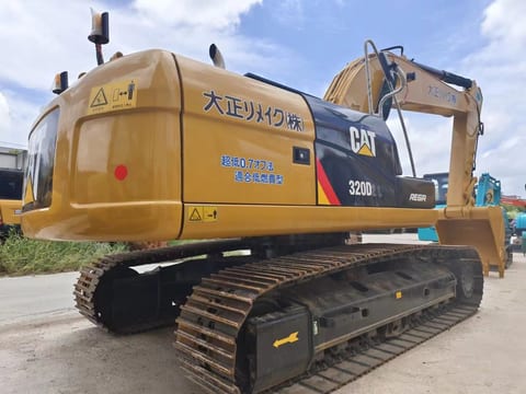 2022 Caterpillar 320D2 L гусеничный экскаватор, задний вид 3/4
