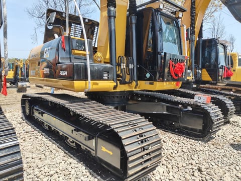 Escavatore cingolato Caterpillar 320D2 del 2026, vista laterale