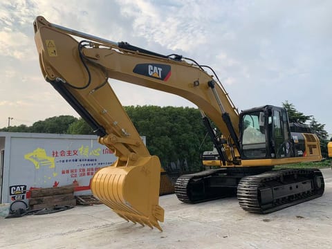 2022 Caterpillar 336D crawler excavator, side view