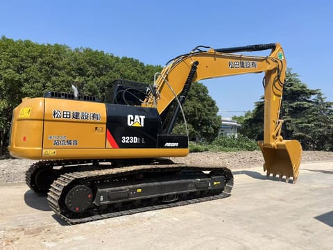 2019 Caterpillar 323D2L crawler excavator, side profile view