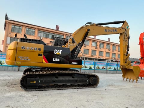2022 Caterpillar 325D2 L crawler excavator side view