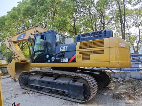 Caterpillar 336D crawler excavator, side view