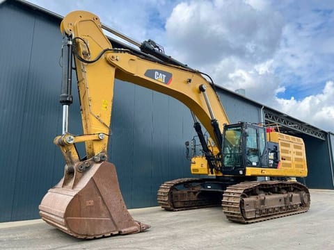 2014 Caterpillar 374FL crawler excavator, side view