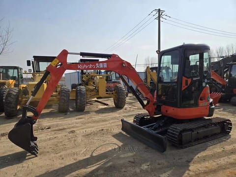 2021 Kubota U35 mini excavator, side view 2021 Kubota U35 mini excavator, side view