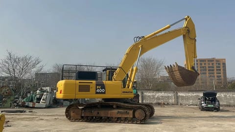 2020 Komatsu PC400-8 crawler excavator side view