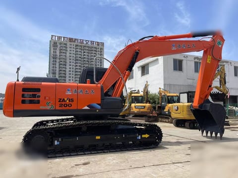 2020 Hitachi ZAXIS 200 crawler excavator, side profile view 2020 Hitachi ZAXIS 200 crawler excavator, side profile view