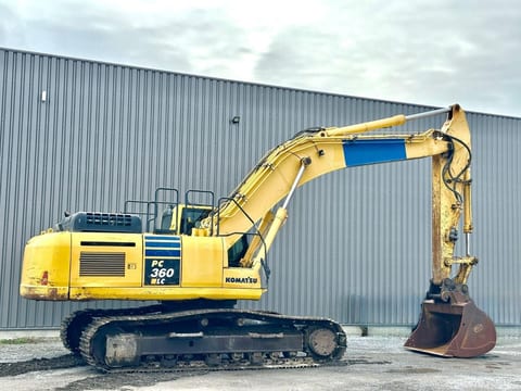 2015 Komatsu PC360LC-10 crawler excavator, side profile view