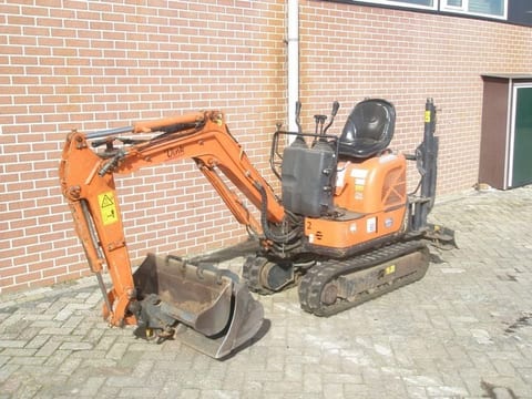 2016 Hitachi ZX10U-2 mini excavator, side view